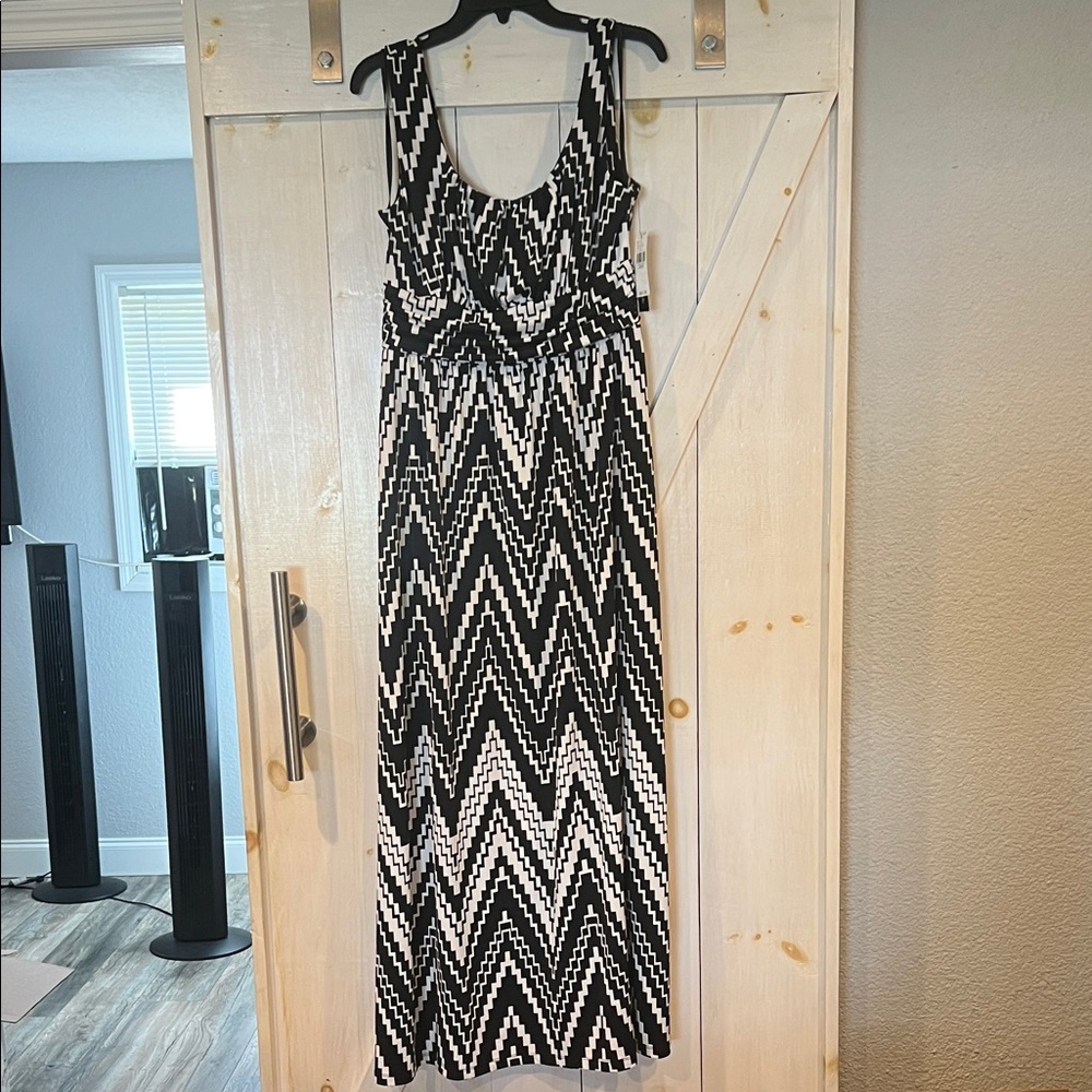 AB Studio Black and White Zigzag Maxi Dress